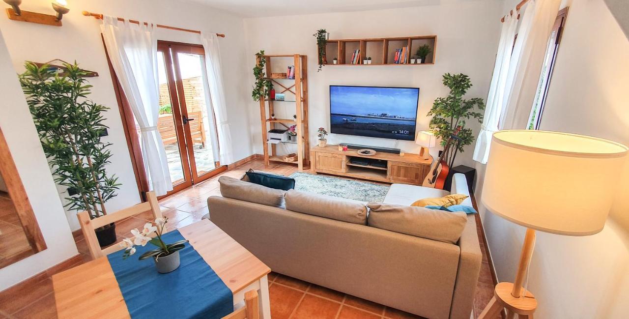 Oasis Desert - Holiday Home With Pool & Garden Near Corralejo And Lajares Exterior photo